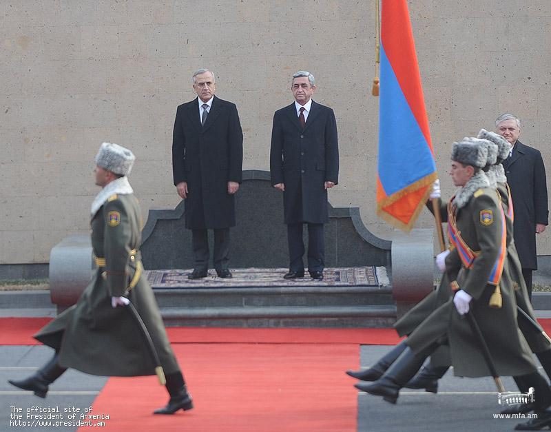 Ամբողջ ալբոմ